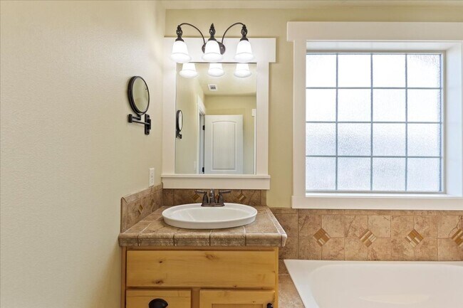 Building Photo - 3-Bedroom Craftsman-Style Home