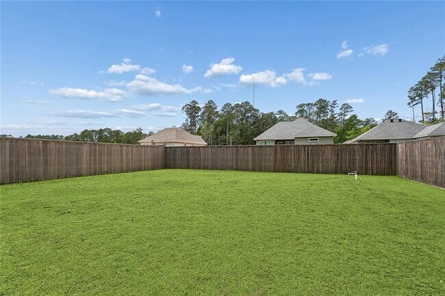 Building Photo - 60407 Vermillion Dr