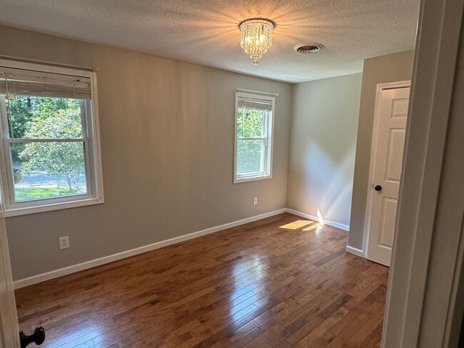 Building Photo - 3 Bedroom 2 Bathroom Home in Greeneville, TN