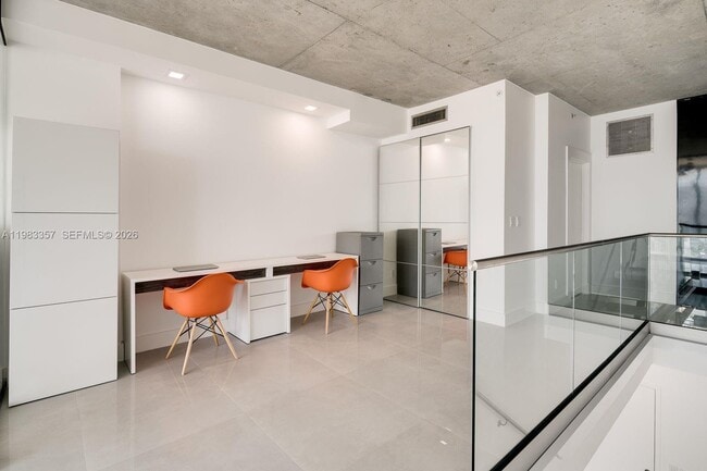 Building Photo - 690 SW 1st Ct