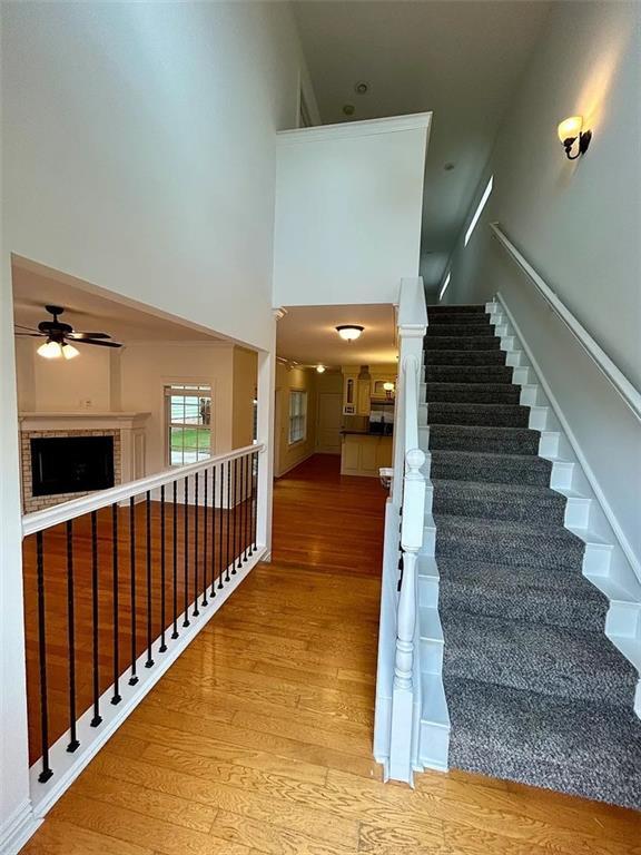 Building Photo - 600 N Tennyson Ln