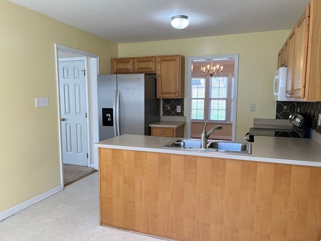 Building Photo - 3 Bedroom | 2.5 Bath Home in Holly Springs...