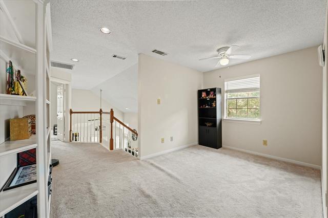 Building Photo - 9420 Blue Jay Way