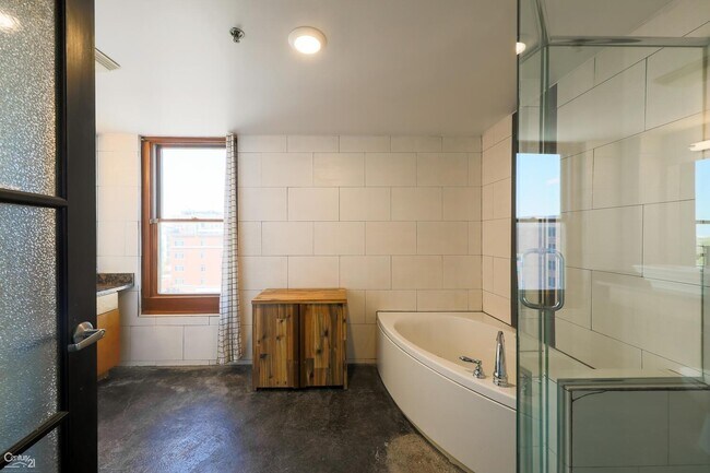 Building Photo - 2915 John R St