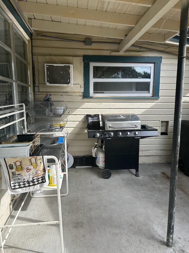 Building Photo - 3510 Woodland St