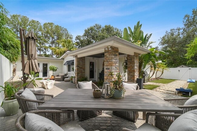 Building Photo - 3304 W El Prado Blvd