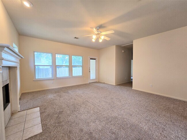 Building Photo - 802 Marksey Ct