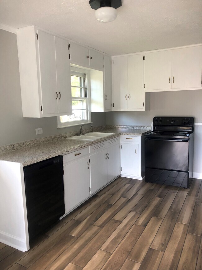 Building Photo - 113 Dearborn St