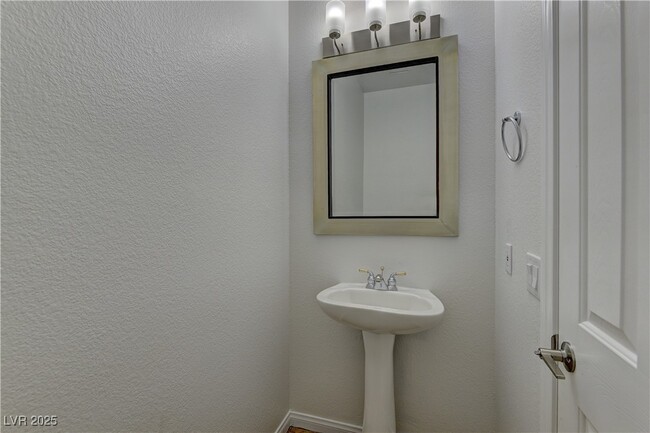 Building Photo - 10125 James Harbin Ave