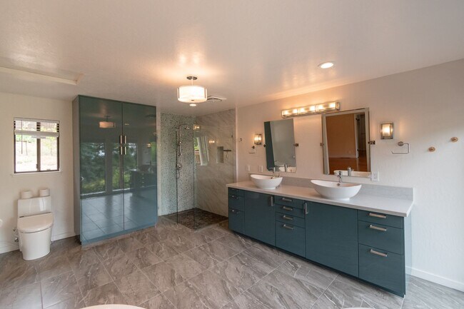 Building Photo - Los Gatos Mountain Living at its Best! Gated 1 Acre lot! Spacious 5 bedroom House! Pool!
