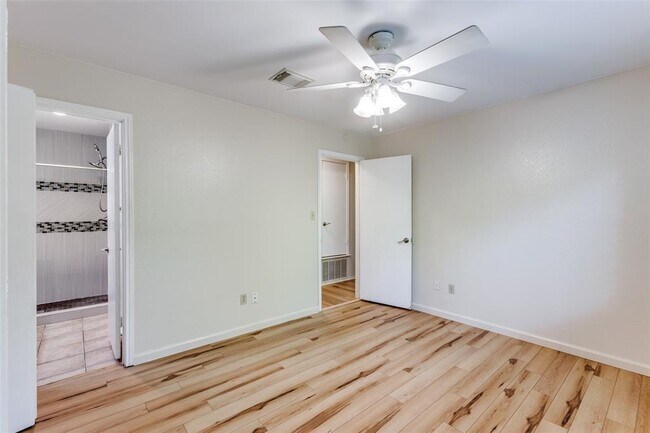 Building Photo - 1121 Peggotty Pl