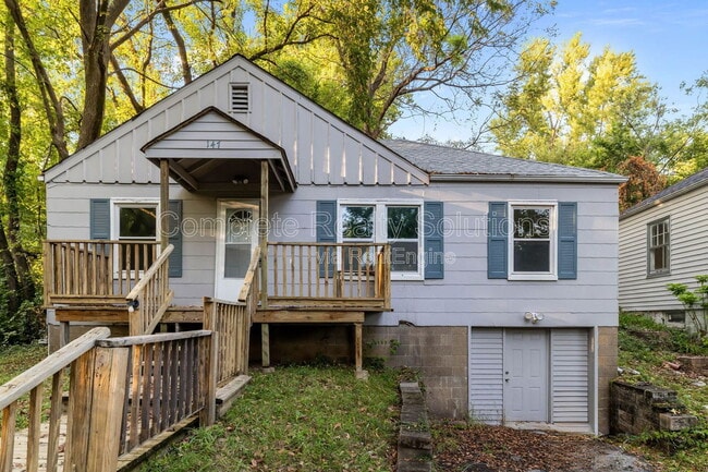 Building Photo - 147 Chambers Rd