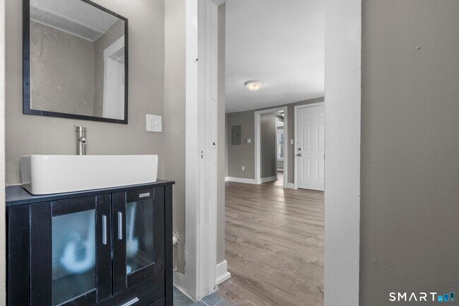 Building Photo - 22 Wolcott St