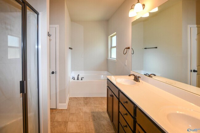 Building Photo - 173 Grey Fawn Trail