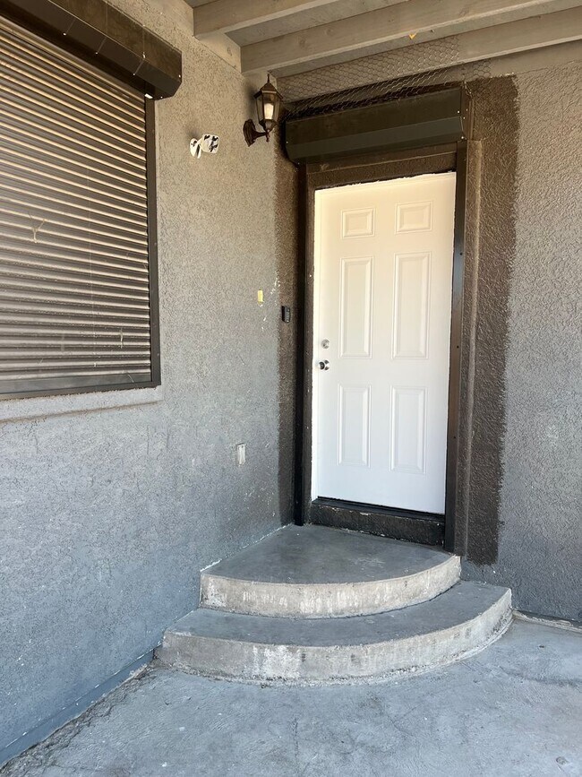 Building Photo - 1601 Marlin Ave