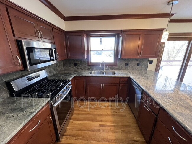 Building Photo - 3204 Chateau Ct