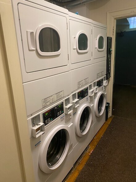 Building Photo - 474 Commonwealth Ave