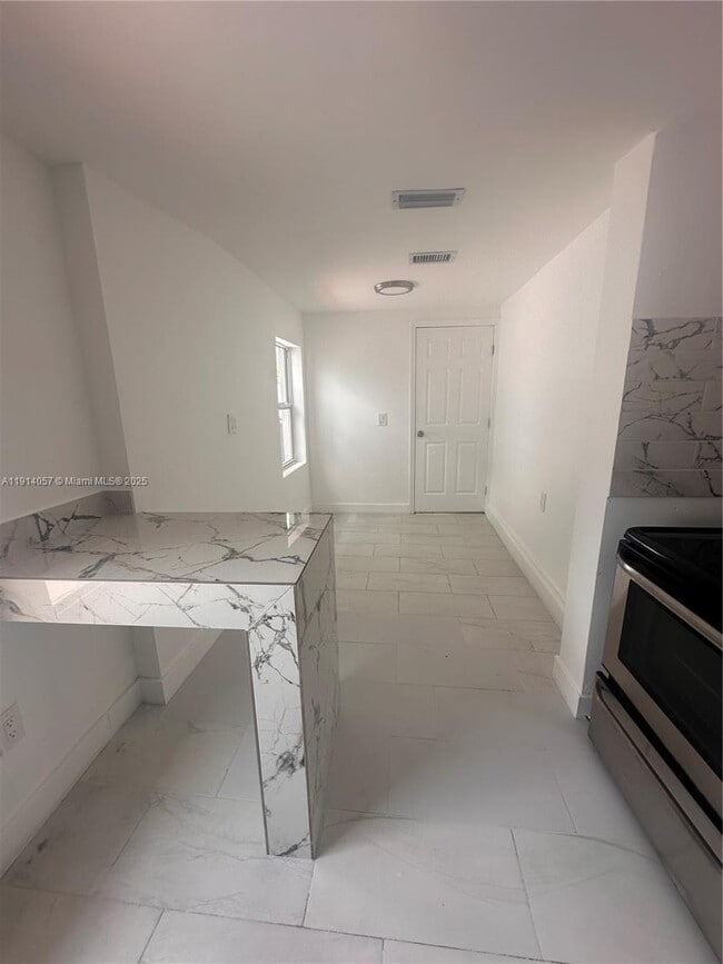 Building Photo - 6120 Hayes St