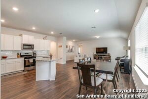 Building Photo - 9811 Kalm Brome
