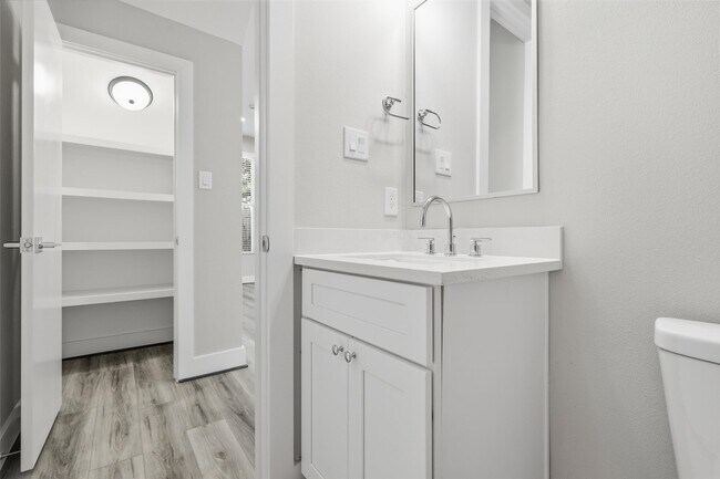 Building Photo - 11 Wellford St