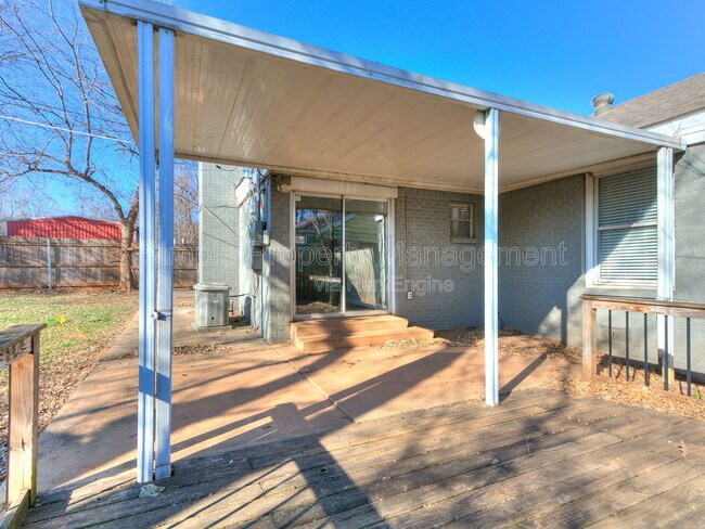 Building Photo - 3108 NW 43rd St