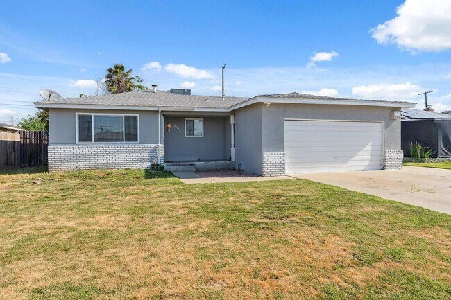 Primary Photo - 8620 La Vaca Way