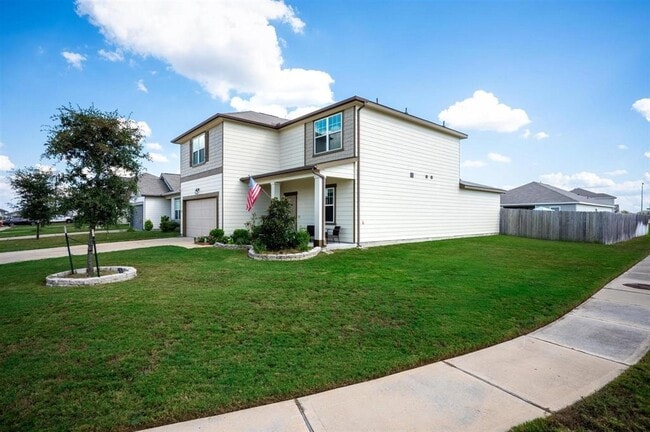 Building Photo - 2056 Spindletree Ln
