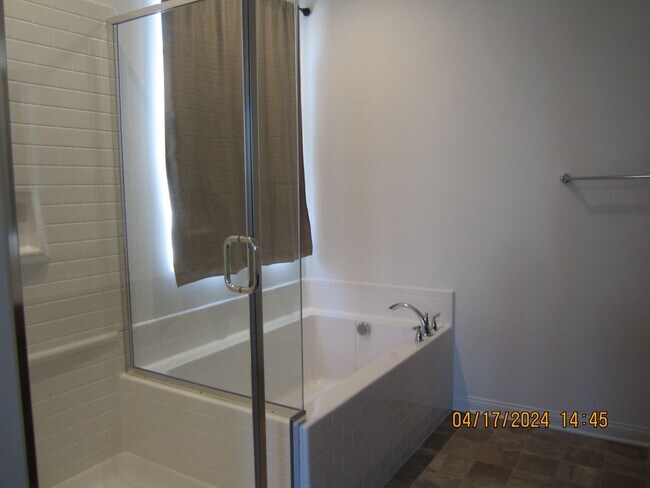 Building Photo - COOL POOL, PARKS AND NEAR NEW 3 BR PLUS DEN IN MEINFEE