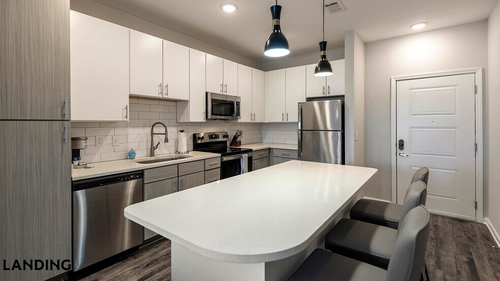 Building Photo - 5340 Periwinkle Hl Ave