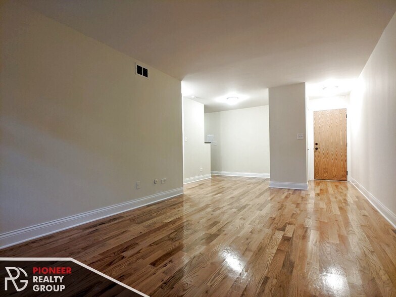 Building Photo - 557 W Arlington Pl