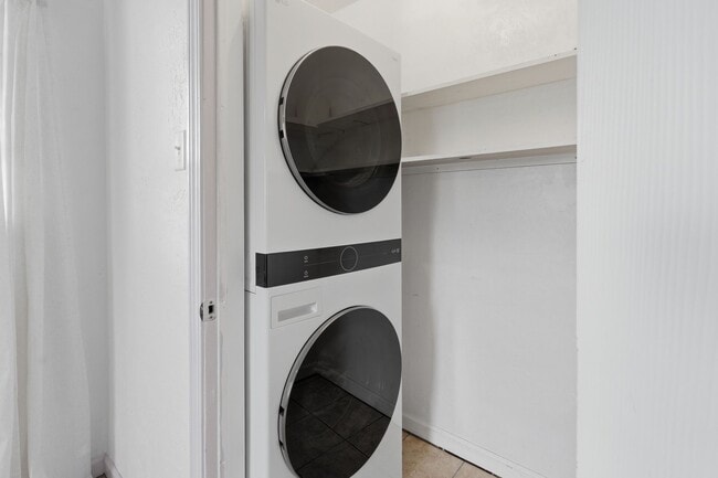 Building Photo - 11757 Calvary Rd