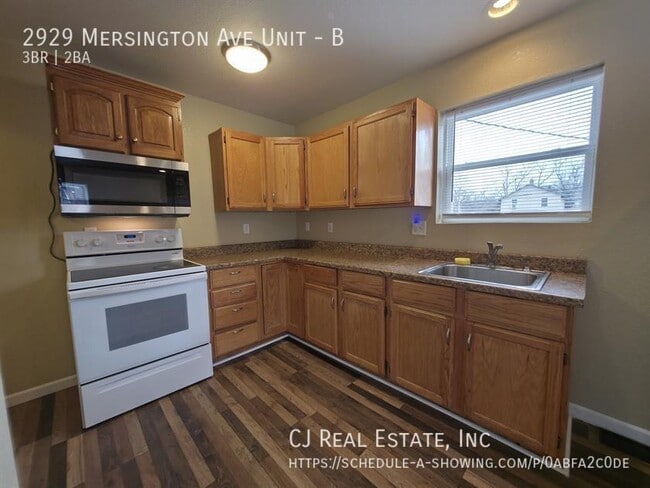 Building Photo - 2929 Mersington Ave