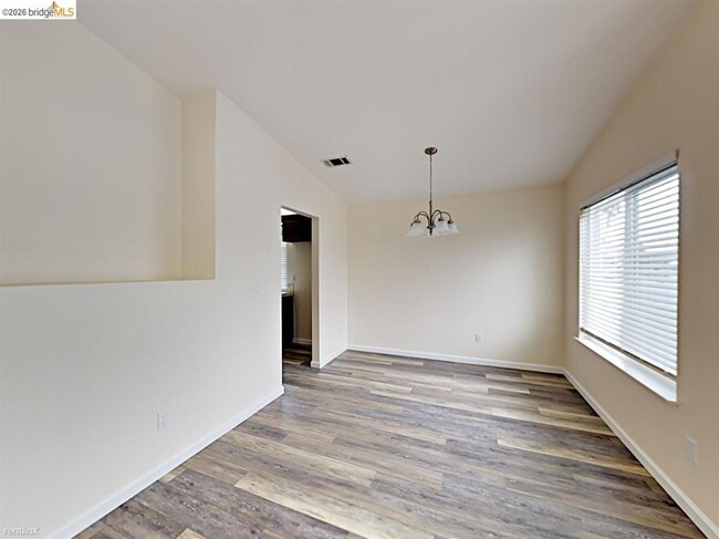 Building Photo - 1740 Gateway Dr