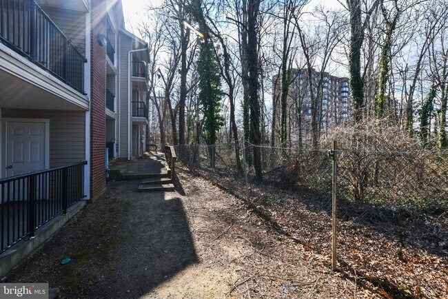 Building Photo - 3303 Wyndham Cir