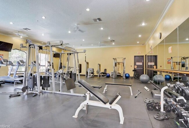 Building Photo - 1910 E Palm Ave