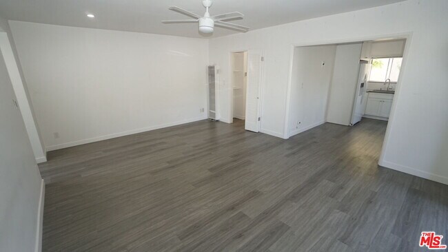 Building Photo - 844 6th St