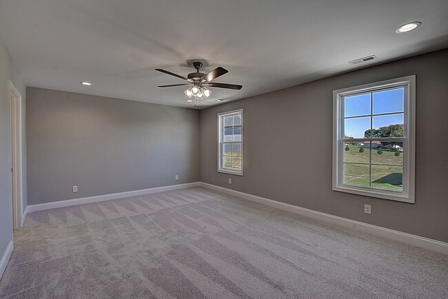 Building Photo - 330 Pauline Ingle Dr