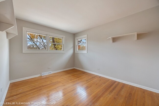 Building Photo - 320 Elmwood Dr