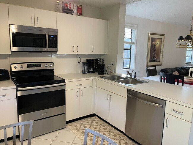 Building Photo - 6650 Montego Bay Blvd