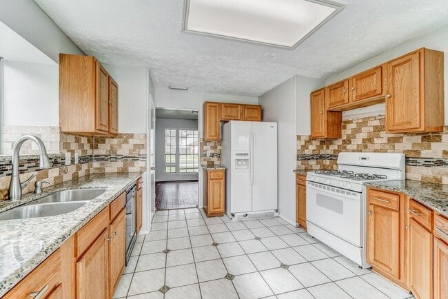 Building Photo - 1916 Woodland Hills Dr