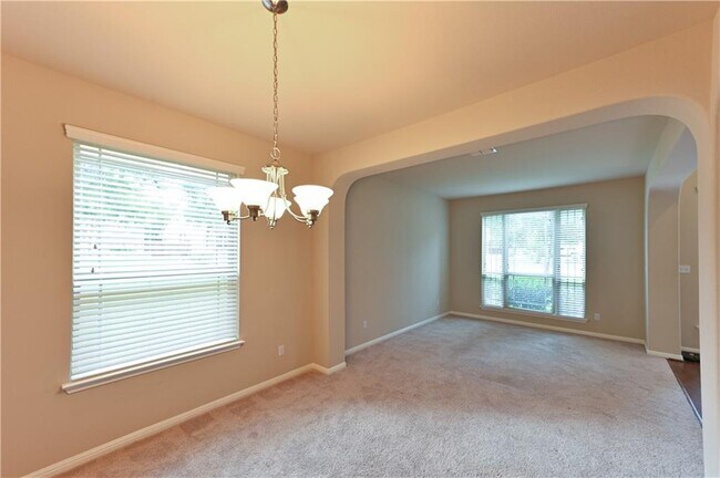 Building Photo - 100 Lake Mineral Wells Dr