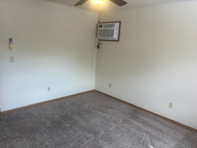 Building Photo - 808-810 Harney Avenue - 810