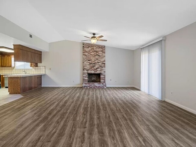 Building Photo - Ready To Go Recently Updated 3 Bedroom Single Story Home!!!