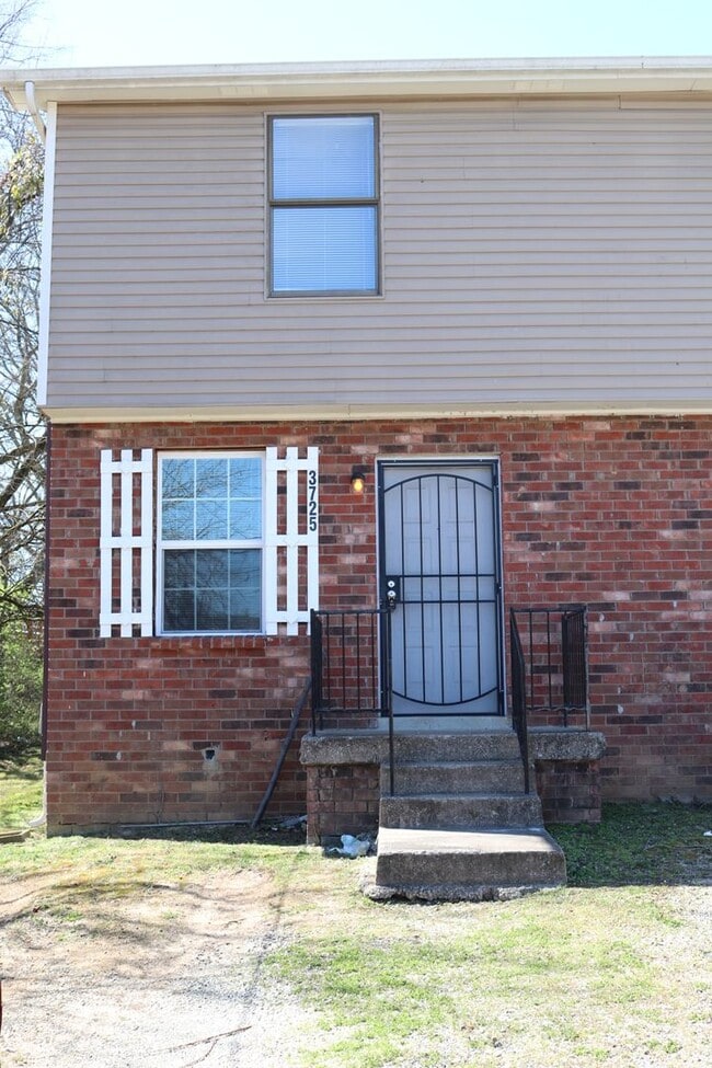 Building Photo - 3727 Willow Creek Rd