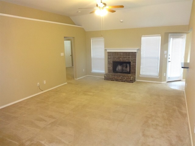 Building Photo - 741 Fairview Ave