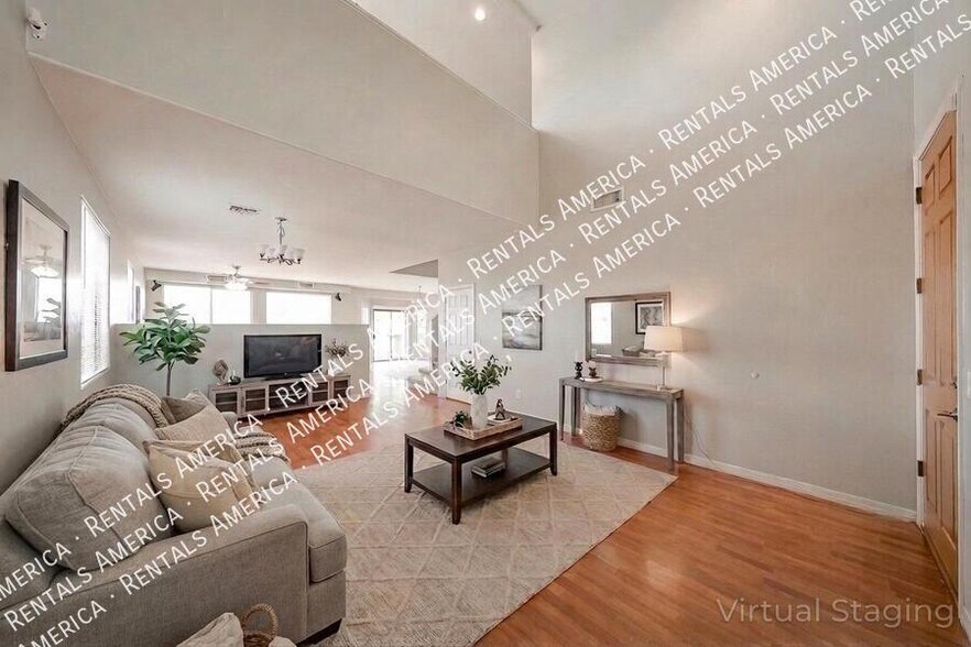 Building Photo - 14605 W Verde Ln