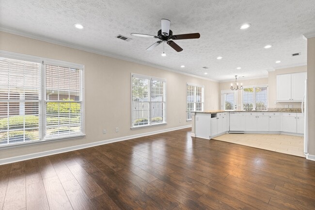 Building Photo - 1601 Over Cup Cir