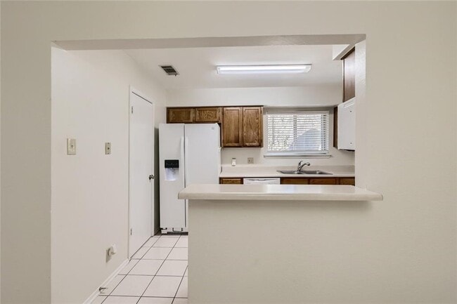 Building Photo - 9111 Marsh Dr
