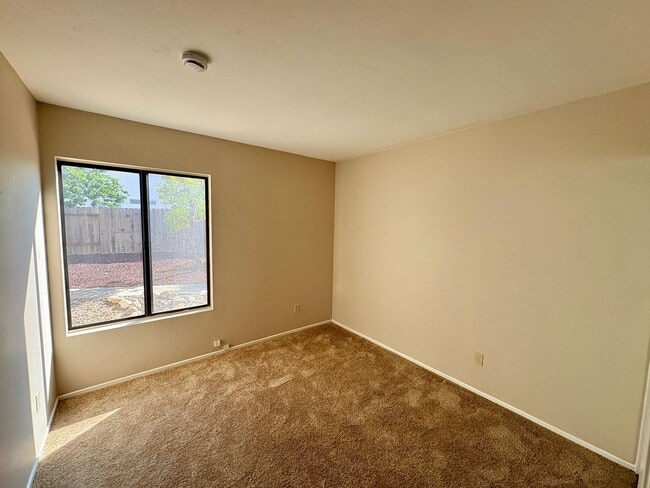 Building Photo - 4BR Large Oceanside Home Near Guajome Lake