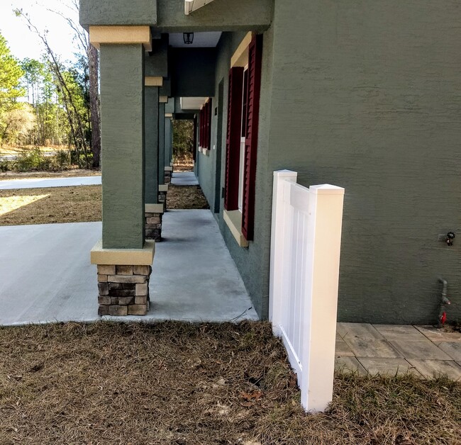 Covered Front Porch - 9356 N Peachtree Way